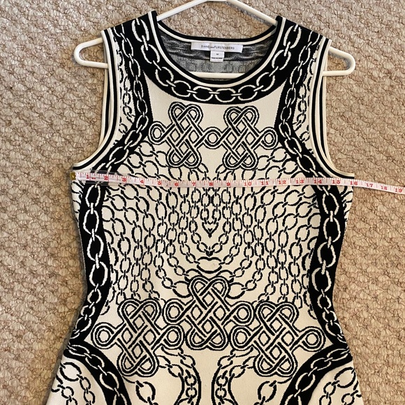 Diane Von Furstenburg fit and flare dress size m - Picture 15 of 17